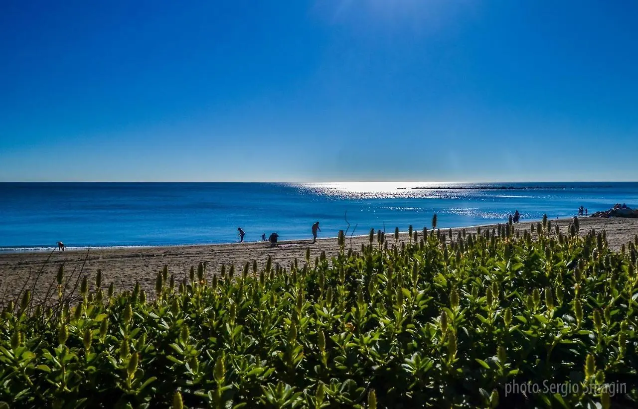 137 Minerva Apartamentos - Vista Al Mar - Piscina Y Playa - Cercano A Tren, Restaurantes Y Tiendas Benalmádena